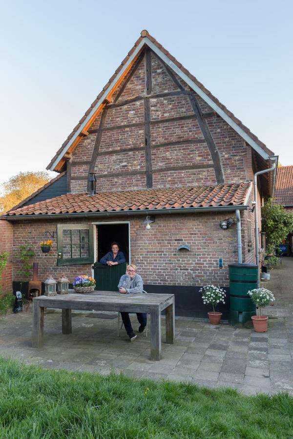 Aan De Holle Weg. Zeer Landelijk Gelegen Verbouwde Stal Tot Woning Nuth Bagian luar foto