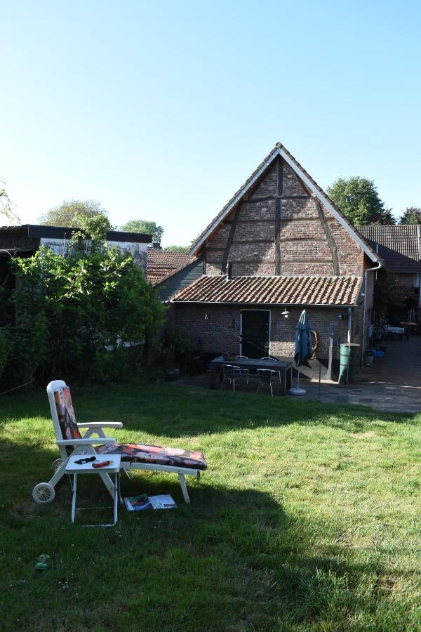 Aan De Holle Weg. Zeer Landelijk Gelegen Verbouwde Stal Tot Woning Nuth Bagian luar foto