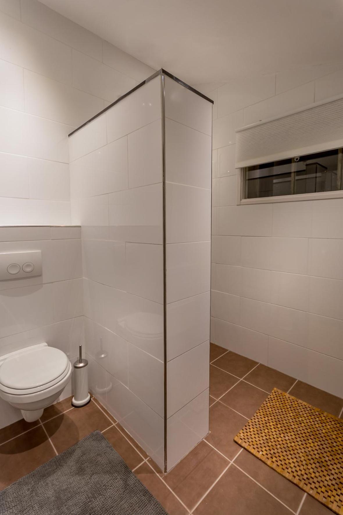 Aan De Holle Weg. Zeer Landelijk Gelegen Verbouwde Stal Tot Woning Nuth Bagian luar foto